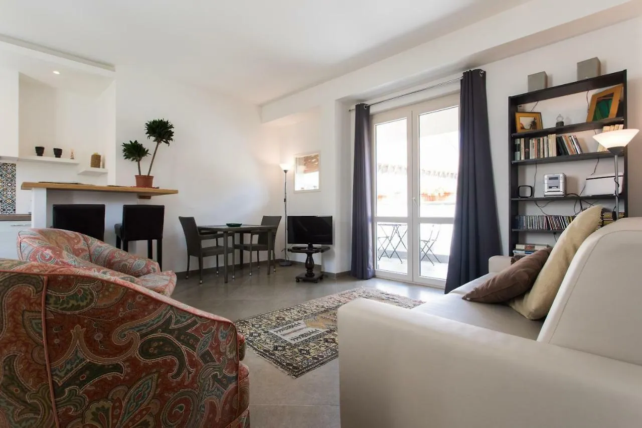 Overseas - Penthouse - Attico - Palazzo San Matteo - Palermo 0*,  Olaszország